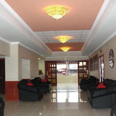 Hotel Sevilla Usulutan Kültér fotó