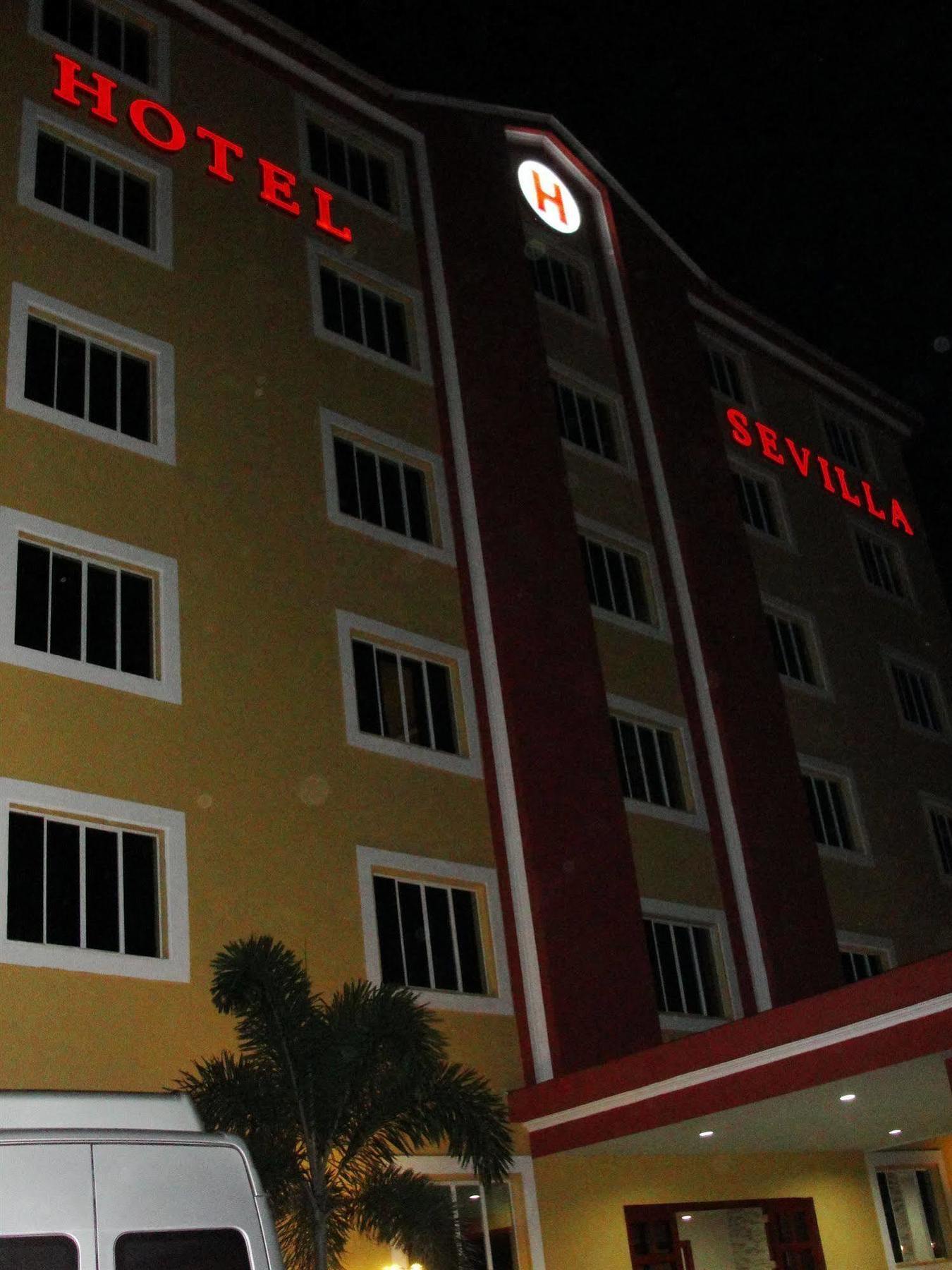 Hotel Sevilla Usulutan Kültér fotó